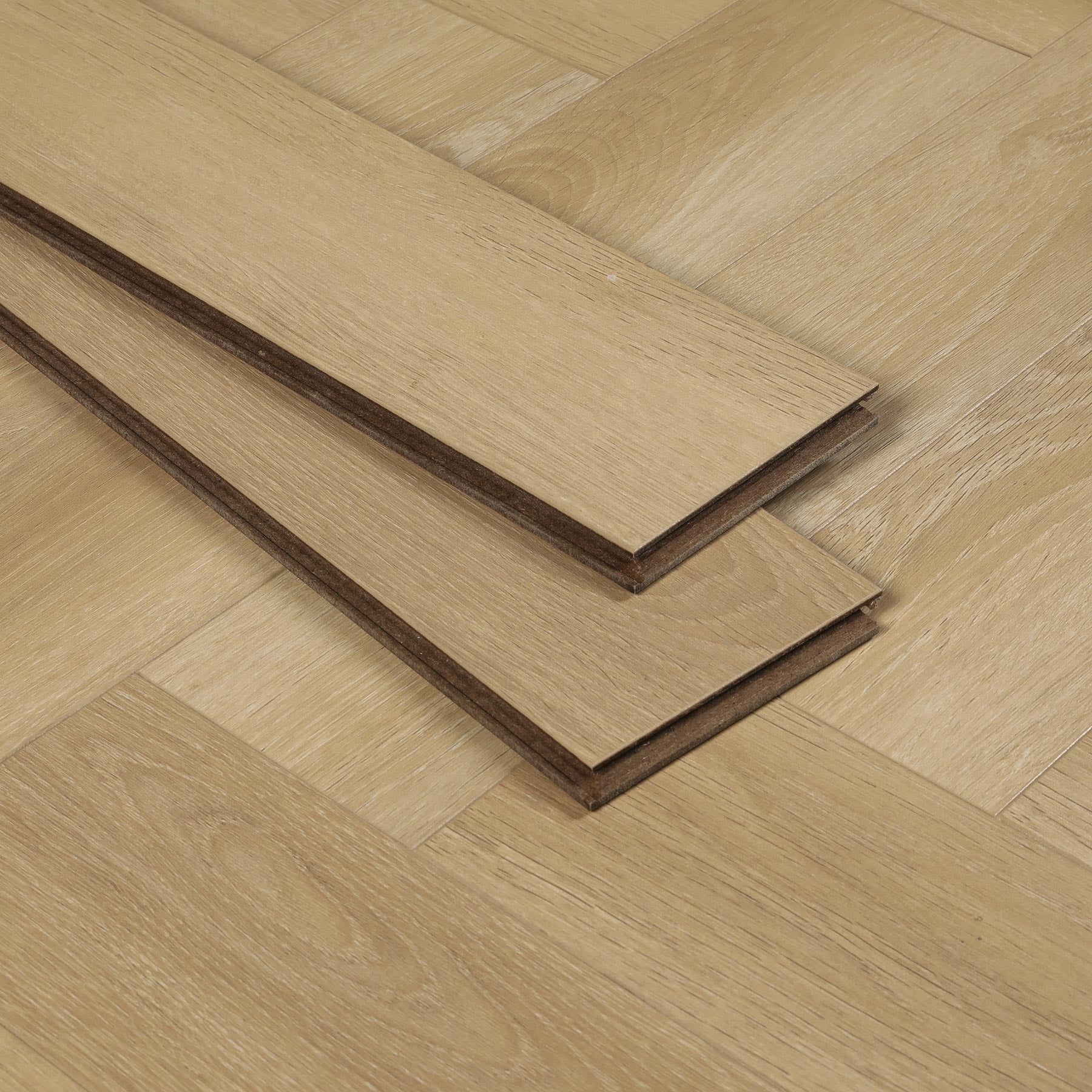 Warm Sand Oak 14mm Herringbone